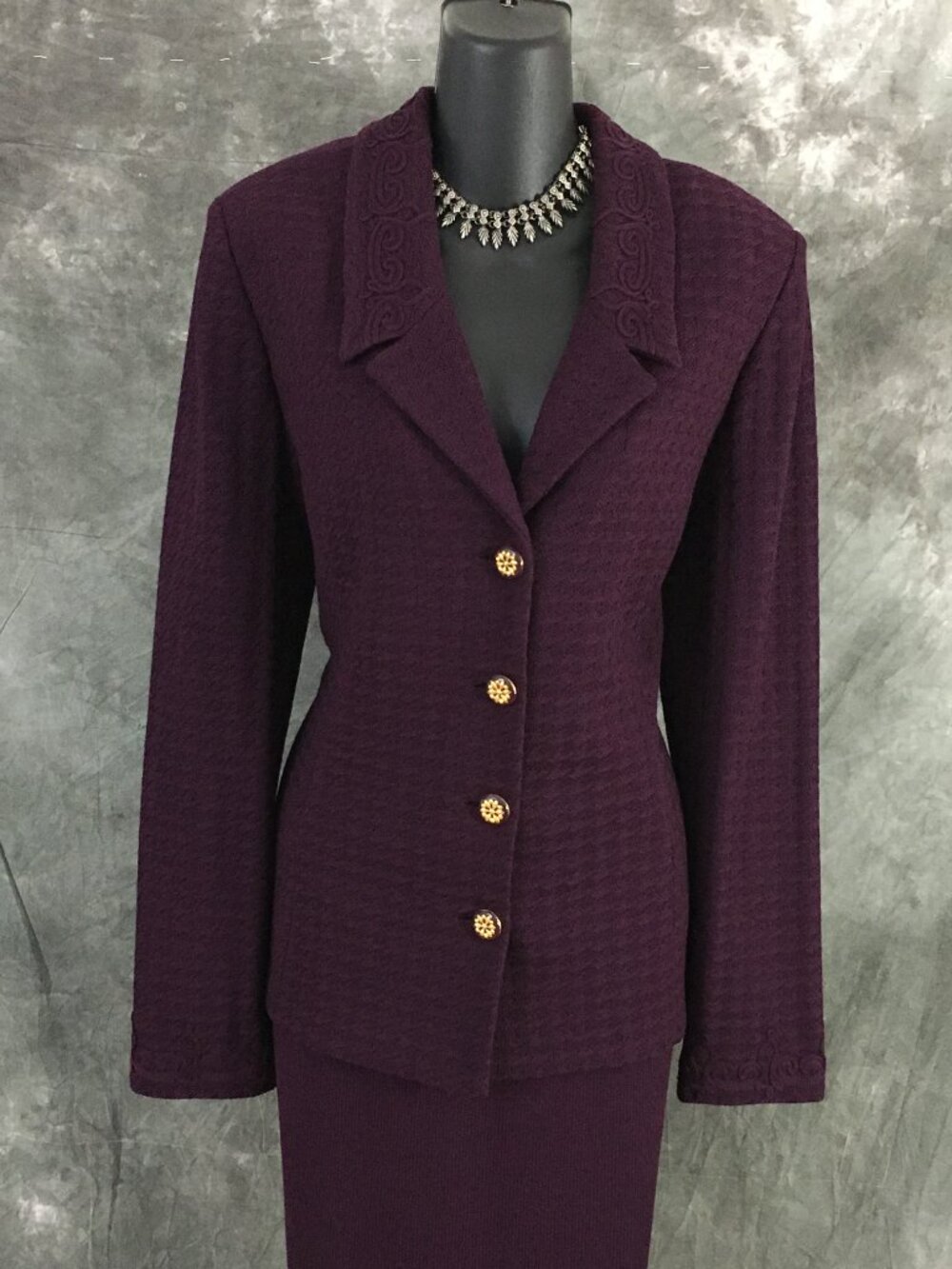 BEAUTIFUL st john collection knit wine purple jacket skirt suit size 10 12 - Picture 4 of 10